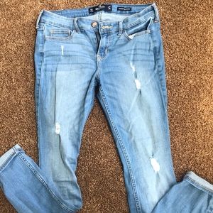 Hollister Low Rise Super Skinny, size 5S, W27 L28